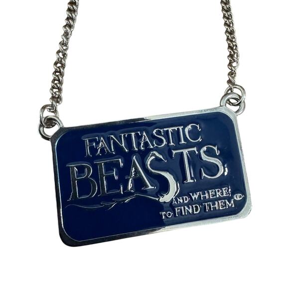 FANTASTIC BEASTS Pendant Necklace NEW 19 inches with extender - Picture 1 of 3